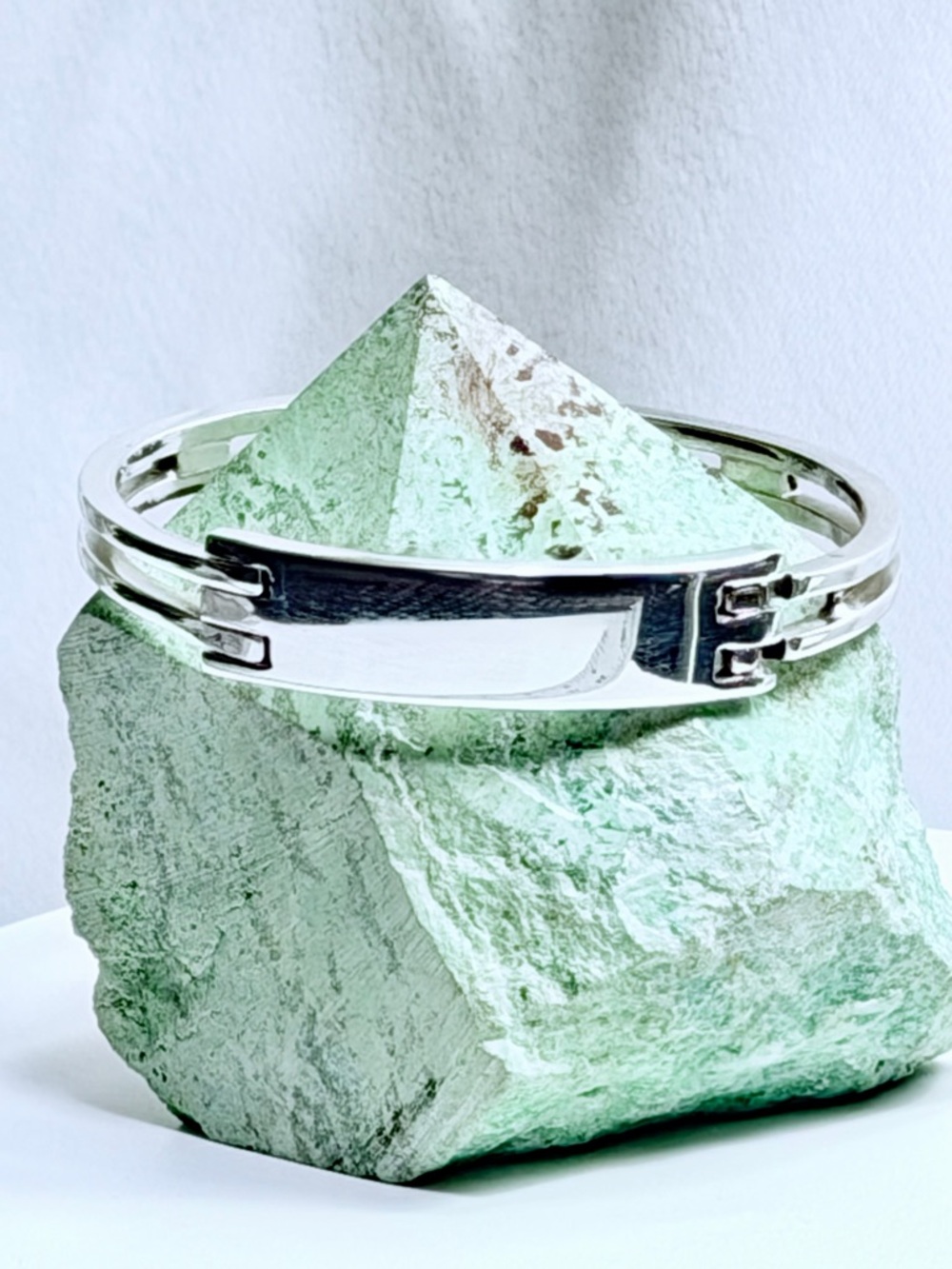 Silpada Rare 🦄Heavy Polished Sterling Silver Latching ID Bracelet Cuff - Unisex
